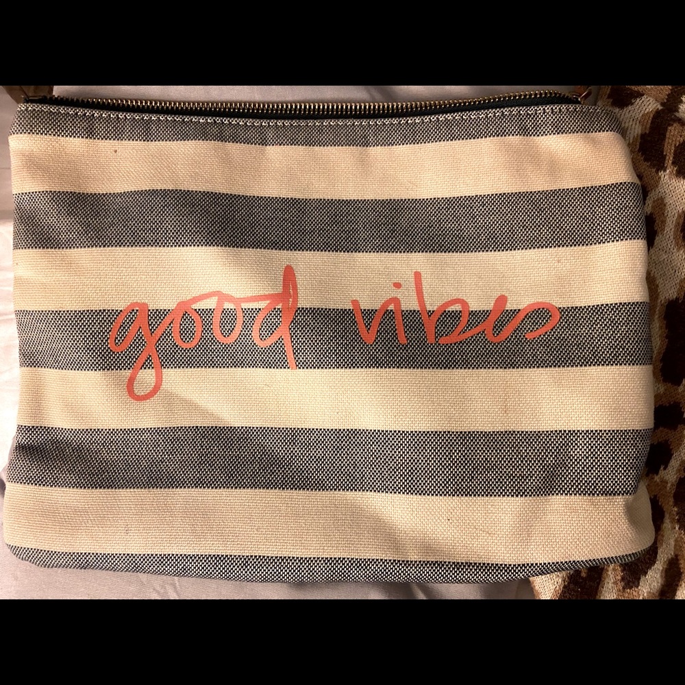 Stella & Dot Good Vibes clutch